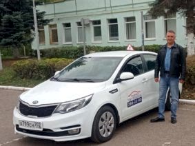 Инструктор автошколы Захаров Виталий Викторович